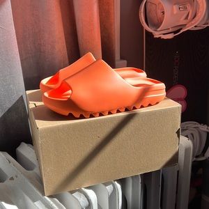 Enflame orange Yeezy slides size 6